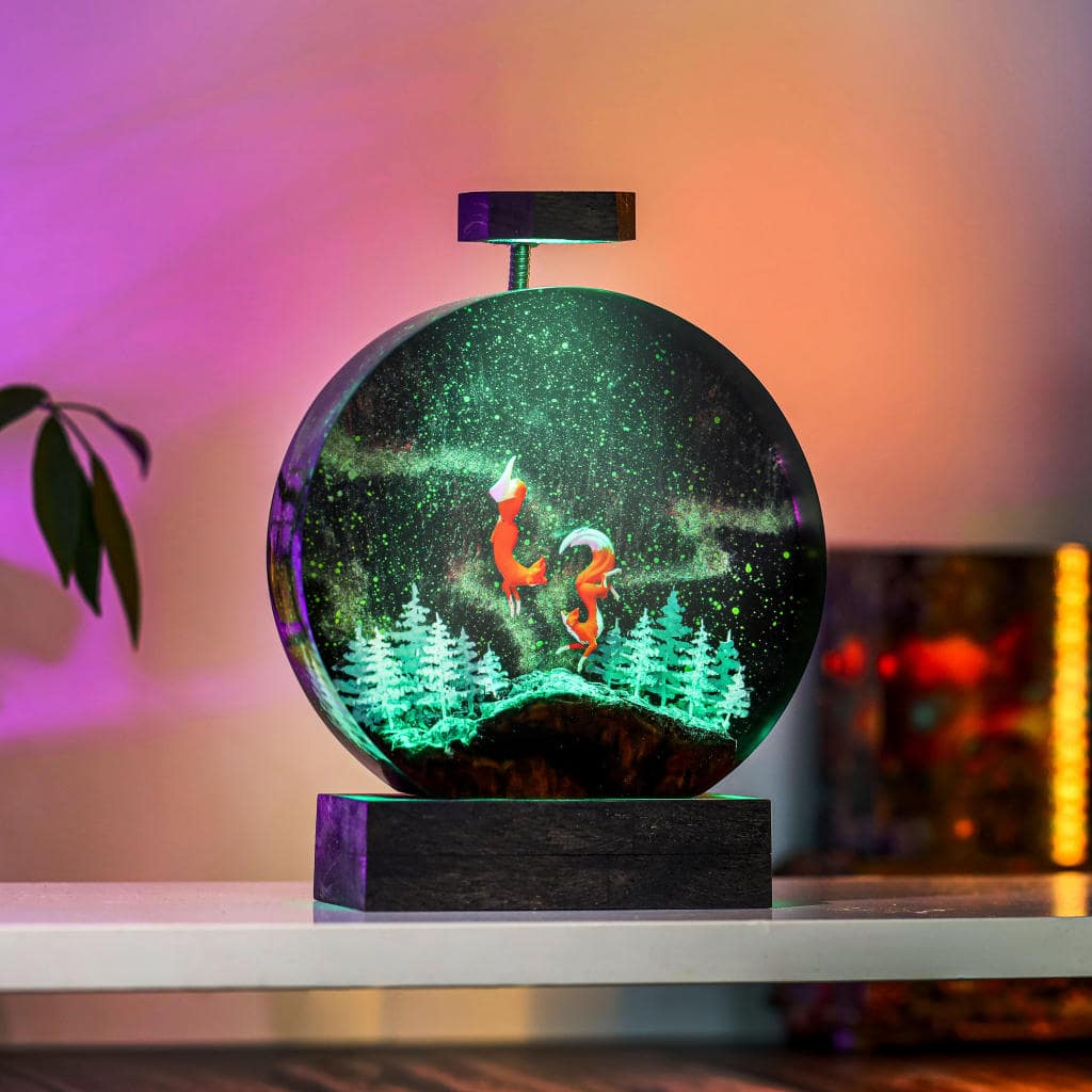 Circular Fox Resin Lamp - Image 8