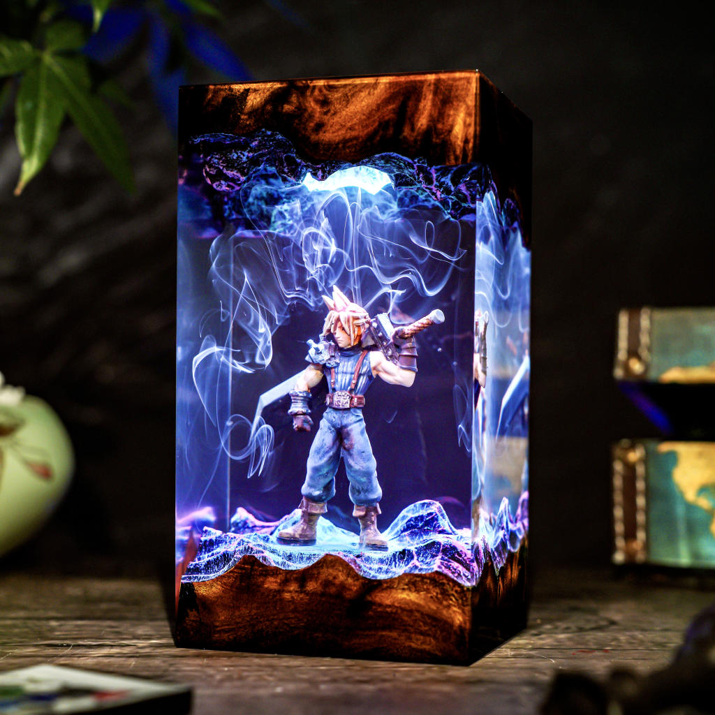 Cloud Strife Final Fantasy Lamp - Image 7
