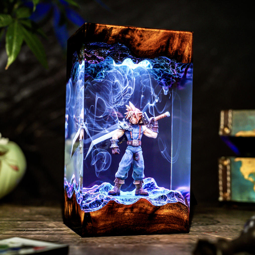 Cloud Strife Final Fantasy Lamp - Image 6