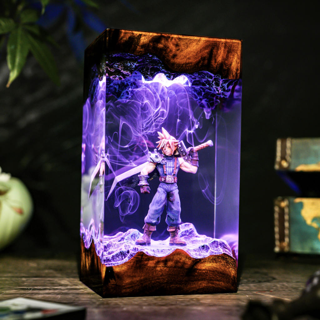 Cloud Strife Final Fantasy Lamp - Image 4