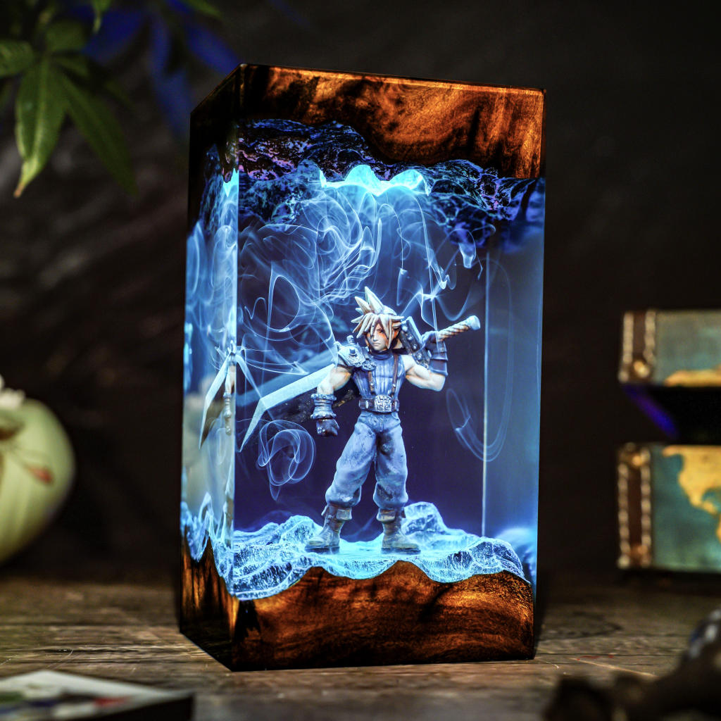 Cloud Strife Final Fantasy Lamp - Image 3