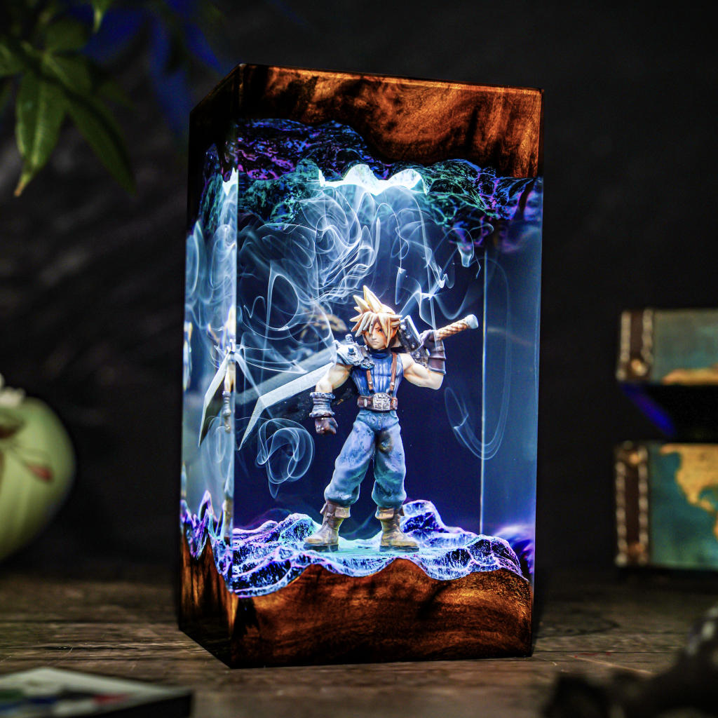 Cloud Strife Final Fantasy Lamp - Image 2