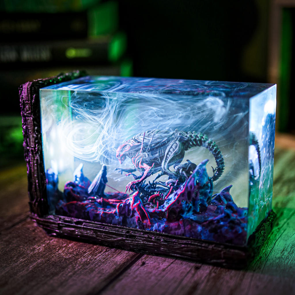 Darth Vader vs Xenomorph Diorama Lamp - Image 10