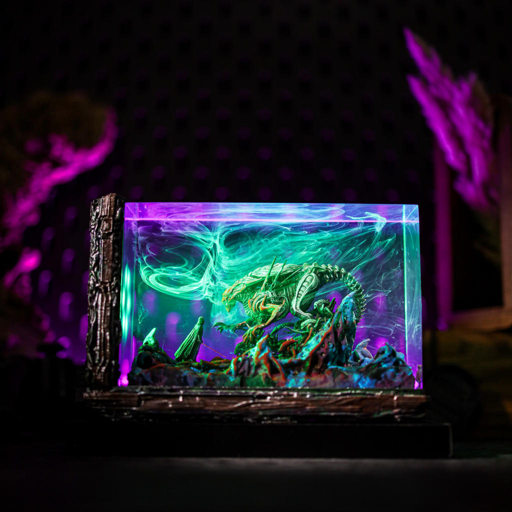 Darth Vader vs Xenomorph Diorama Lamp - Image 3
