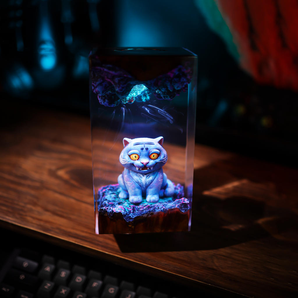 Derpy Tiger KPop Demon Hunters Lamp - Image 8