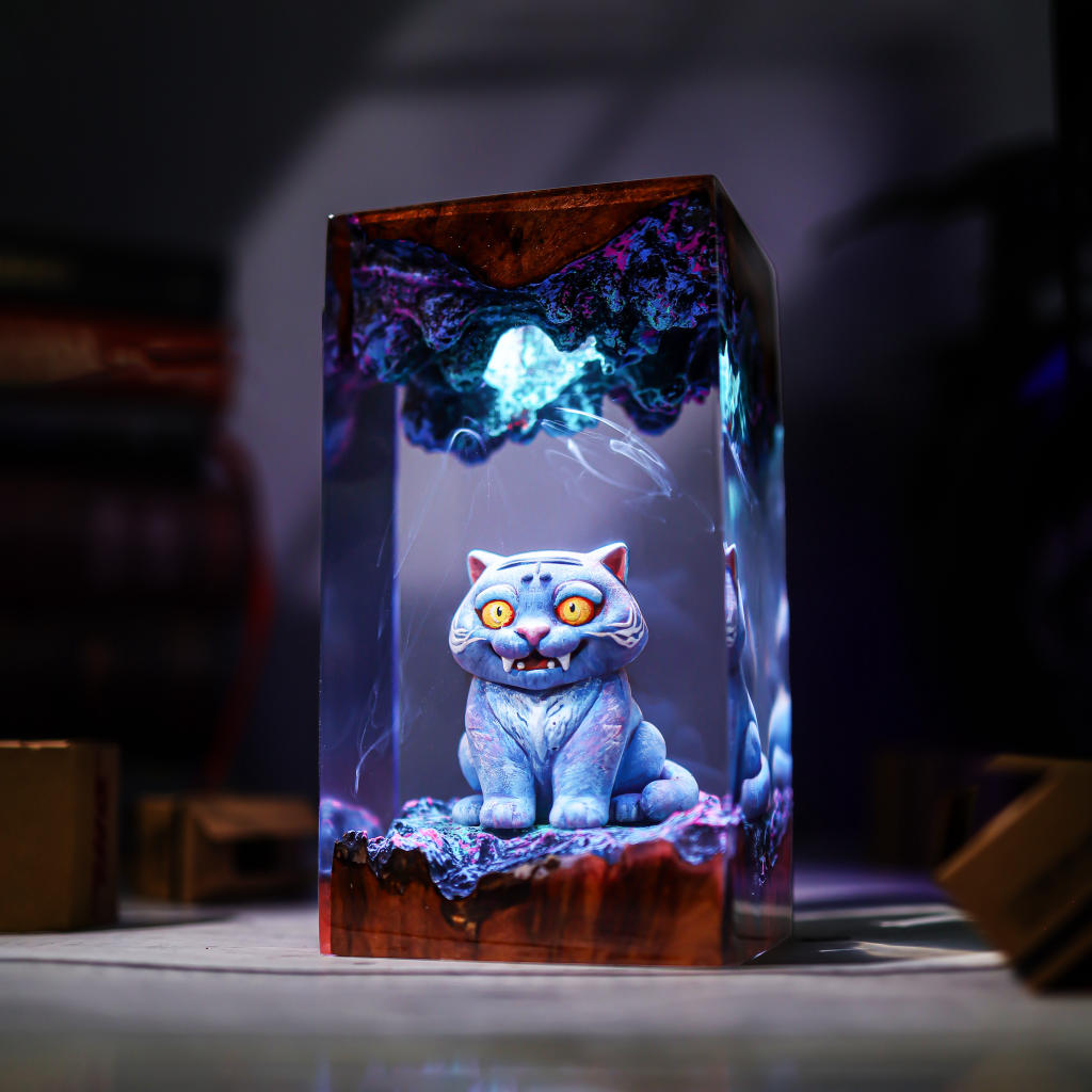 Derpy Tiger KPop Demon Hunters Lamp - Image 2
