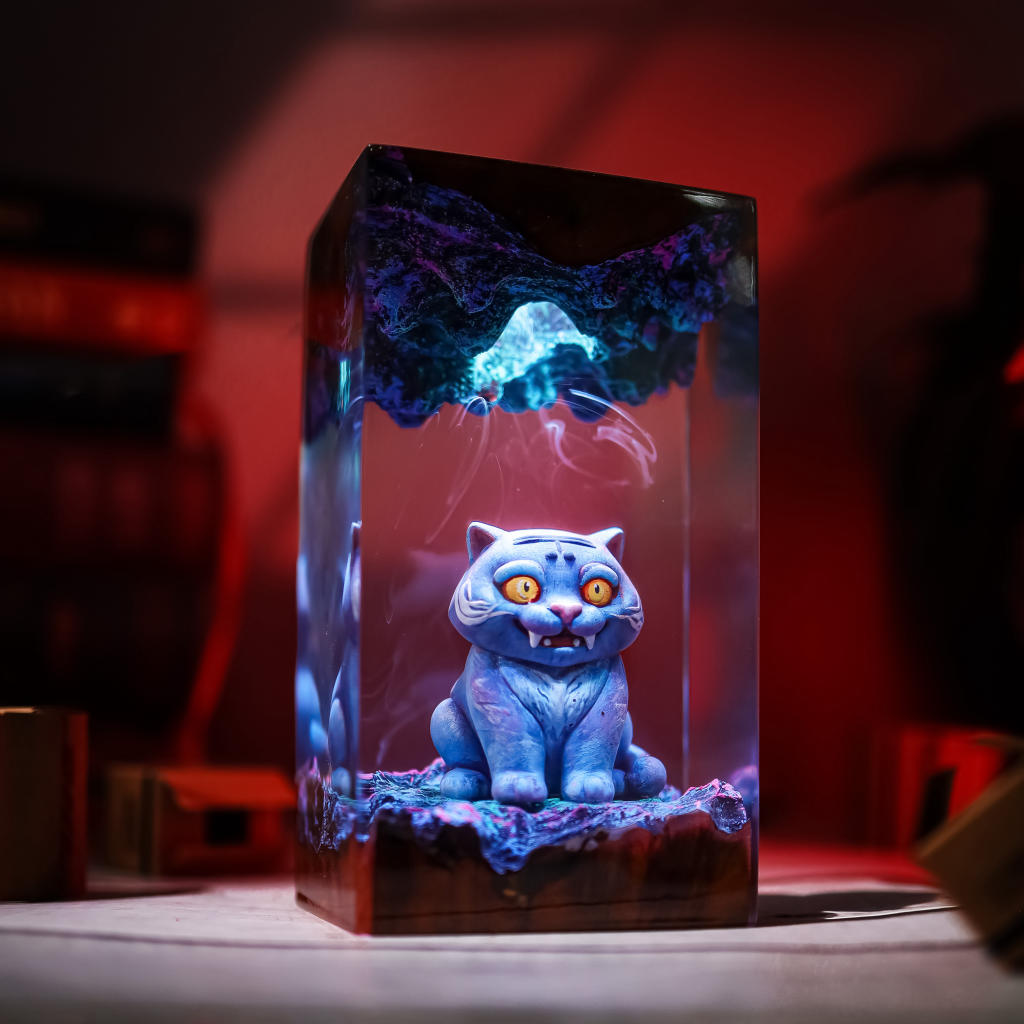 Derpy Tiger KPop Demon Hunters Lamp - Image 3