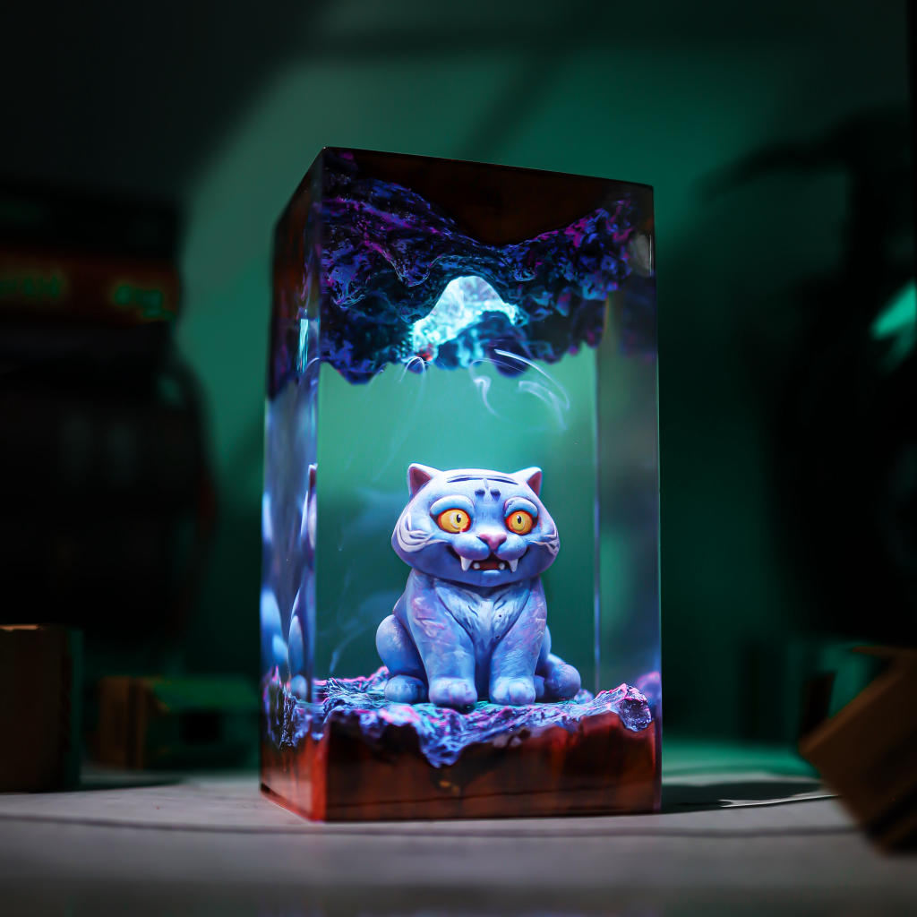 Derpy Tiger KPop Demon Hunters Lamp - Image 4
