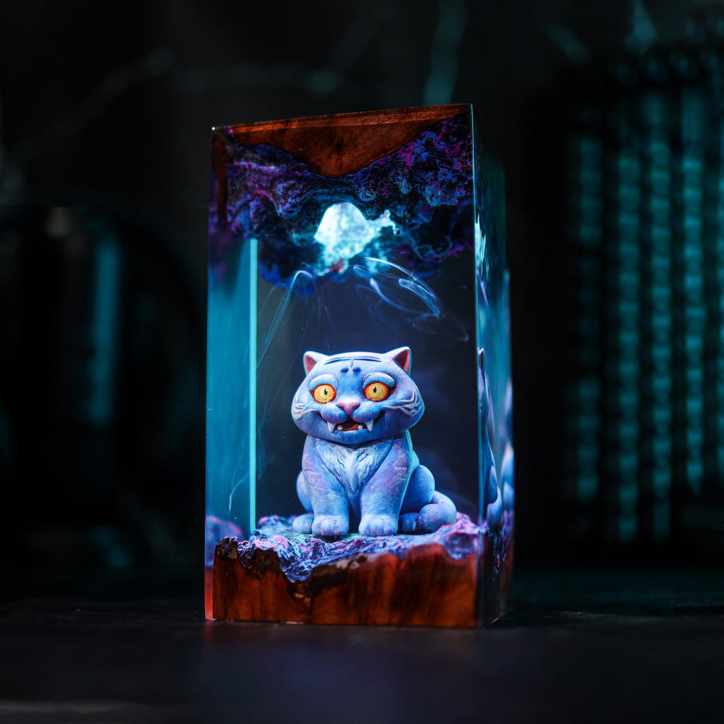 Derpy Tiger KPop Demon Hunters Lamp - Image 5