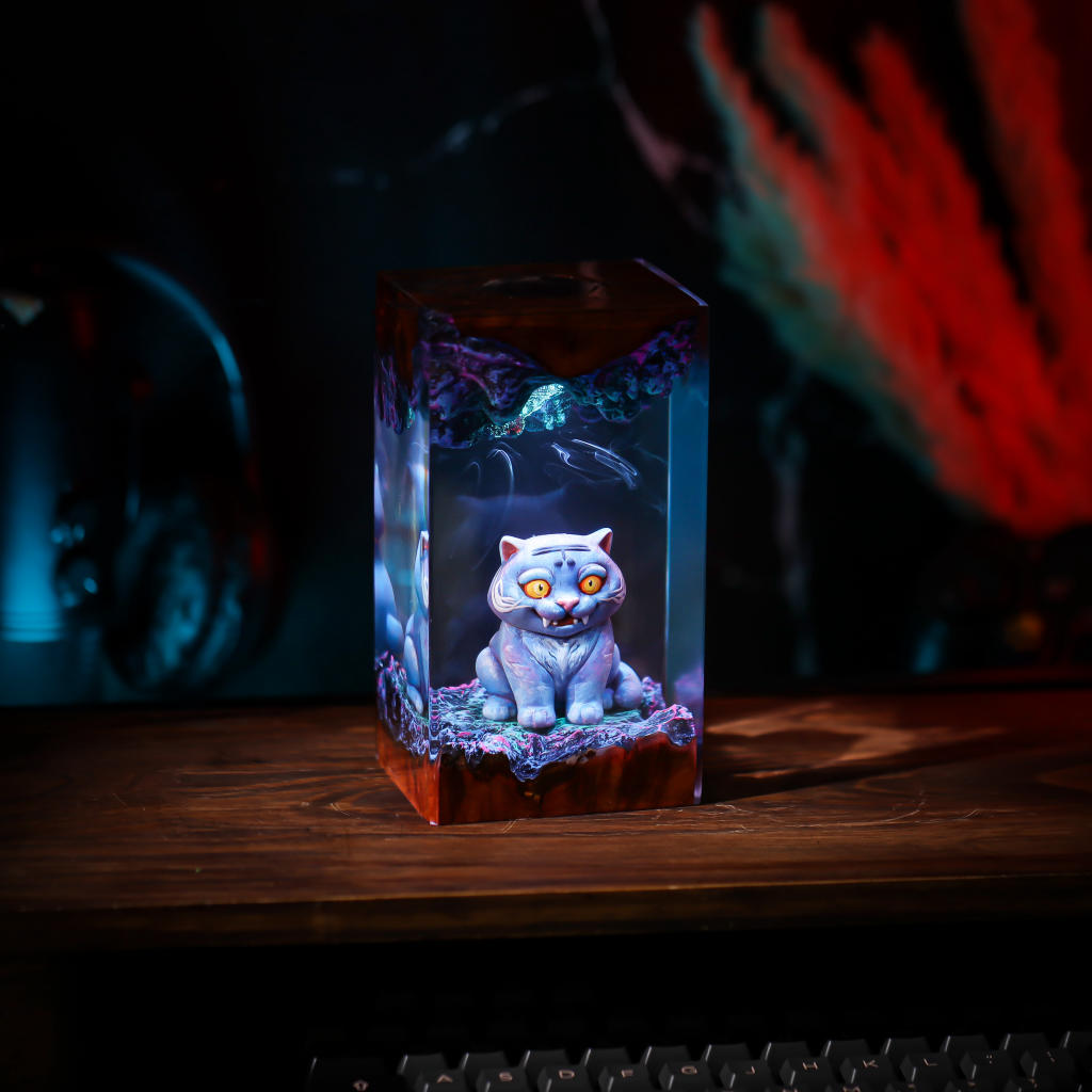 Derpy Tiger KPop Demon Hunters Lamp - Image 7