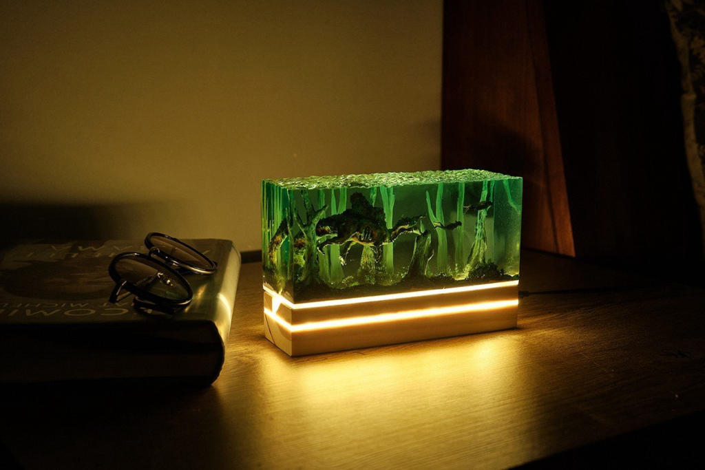 Diorama Zombie Spinosaurus Night Light - Image 2