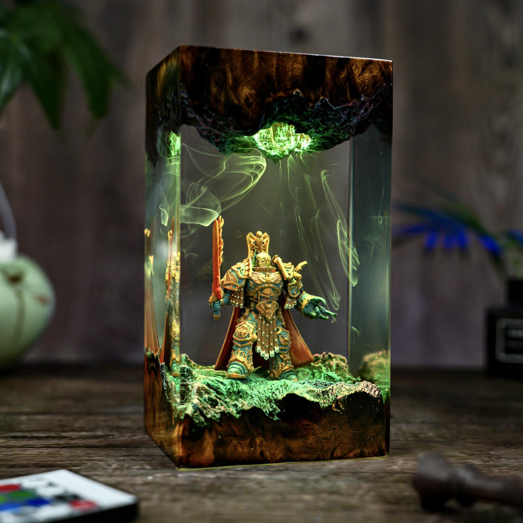 Emperor of The Mankind Warhammer Lamp - Image 2