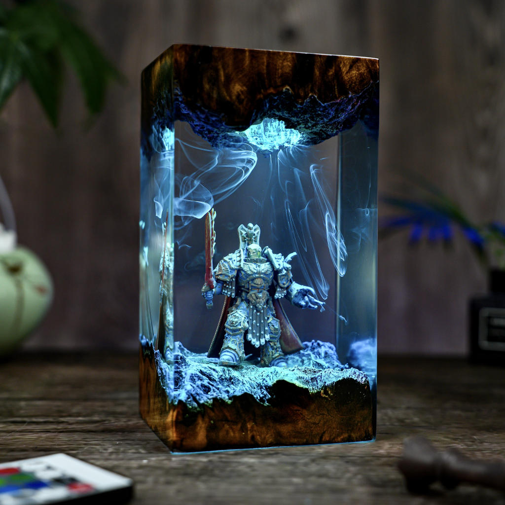 Emperor of The Mankind Warhammer Lamp - Image 4