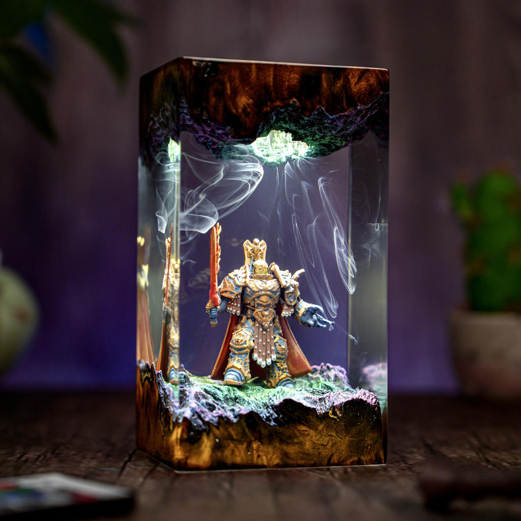 Emperor of The Mankind Warhammer Lamp - Image 7