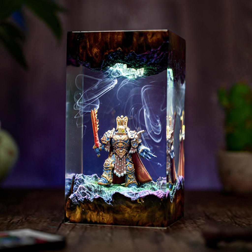 Emperor of The Mankind Warhammer Lamp - Image 8