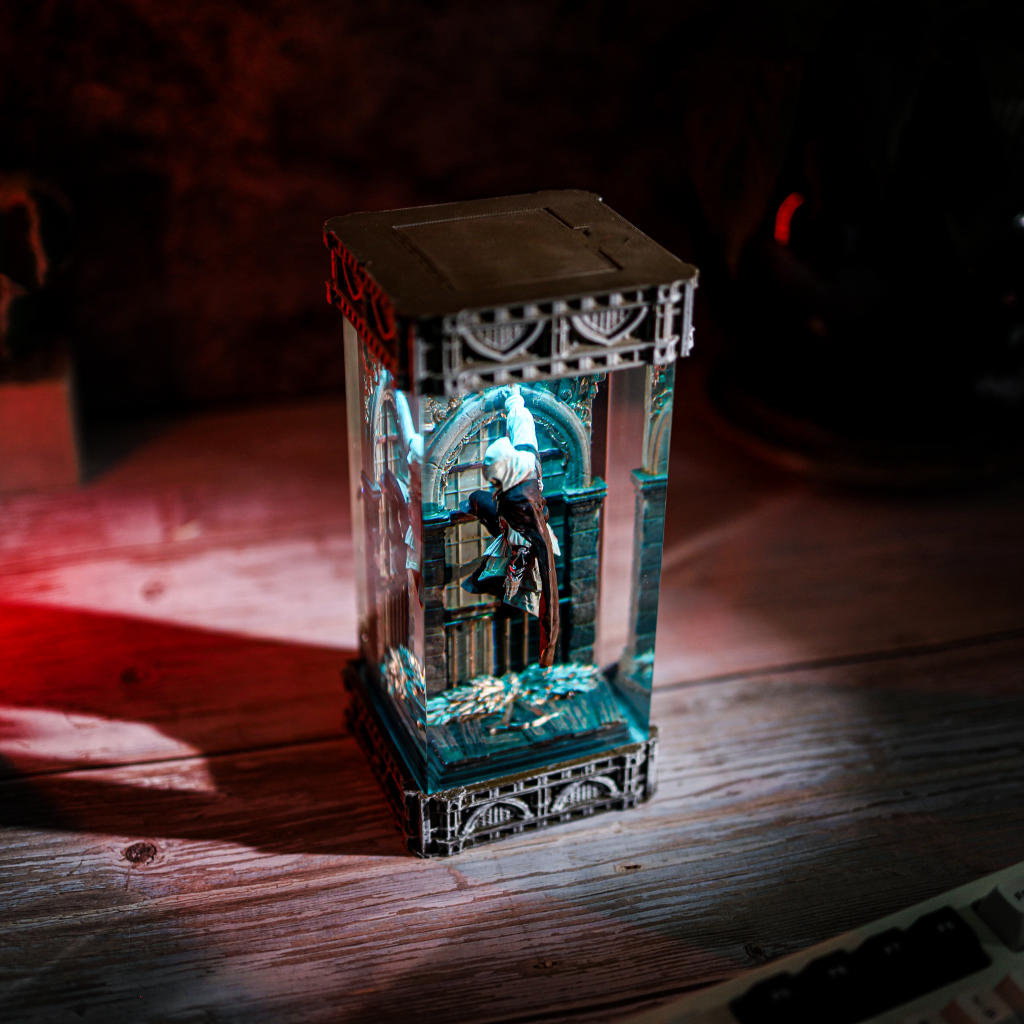 Ezio Auditore Assassin's Creed Lamp - Image 4