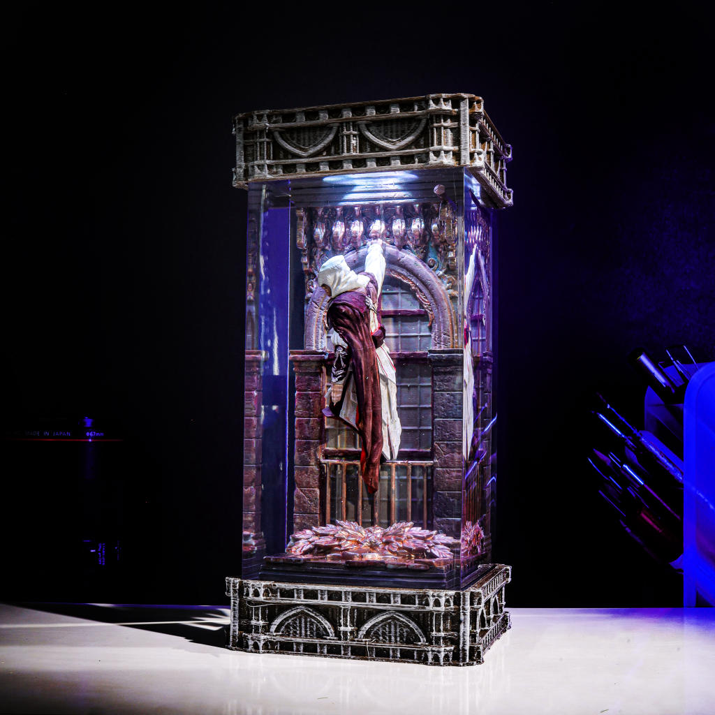 Ezio Auditore Assassin's Creed Lamp - Image 7