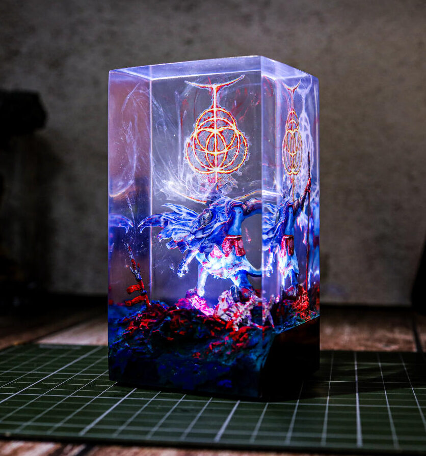 Medieval Knight Kneeling Lamp Ver 2