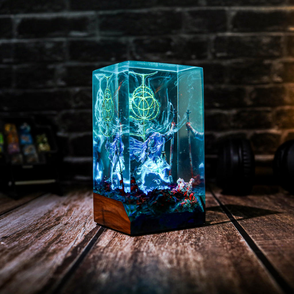 Medieval Knight Kneeling Lamp Ver 2 - Image 3