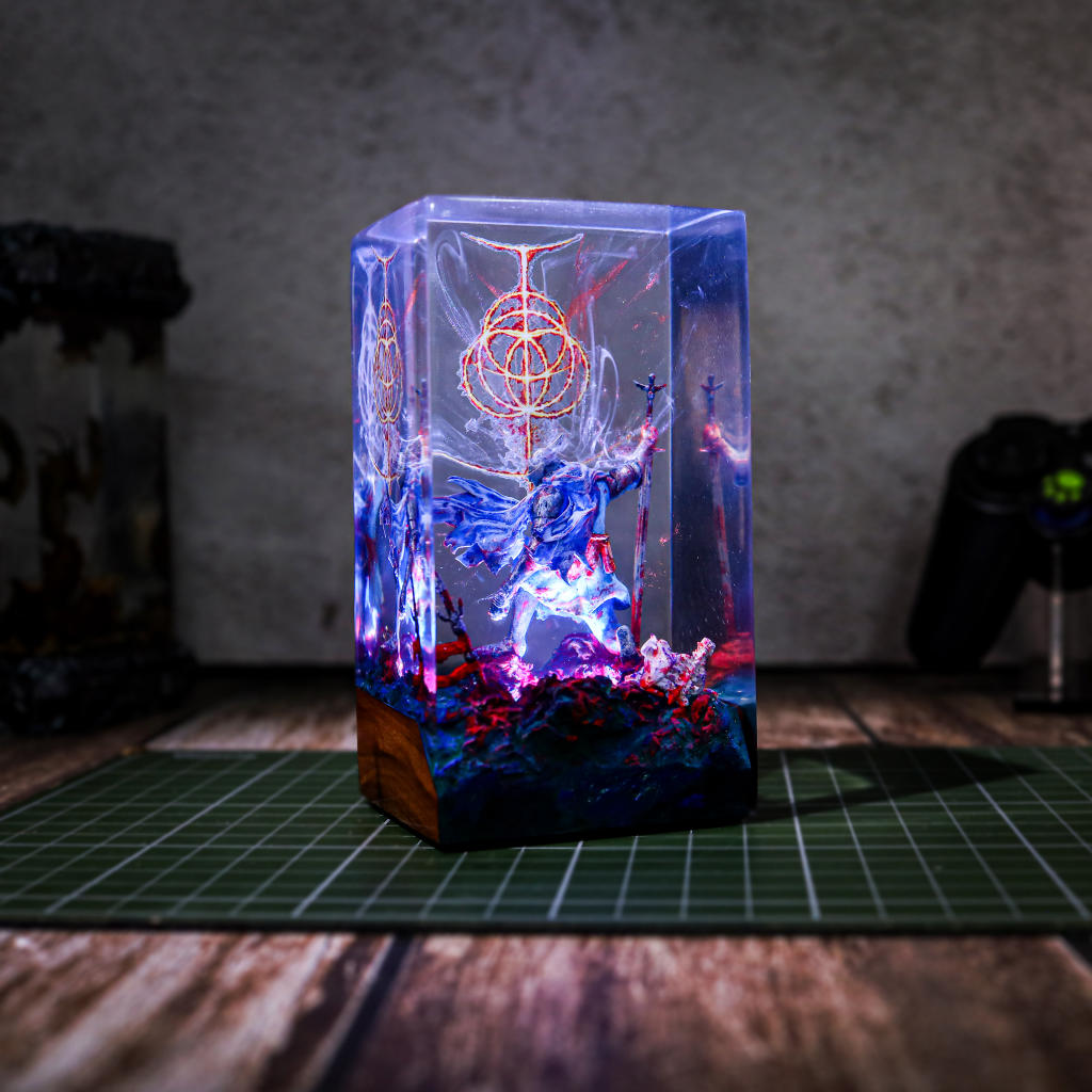 Medieval Knight Kneeling Lamp Ver 2 - Image 9
