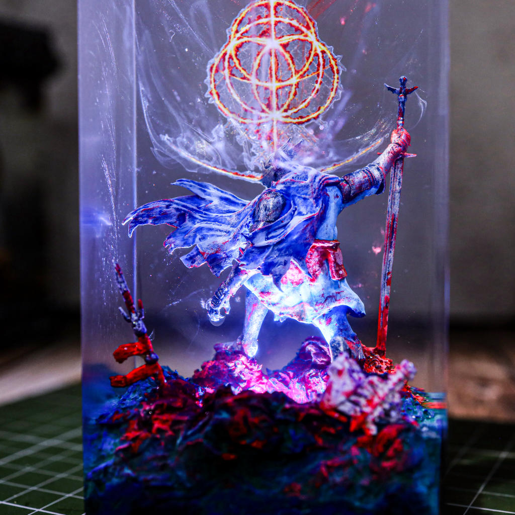 Medieval Knight Kneeling Lamp Ver 2 - Image 8