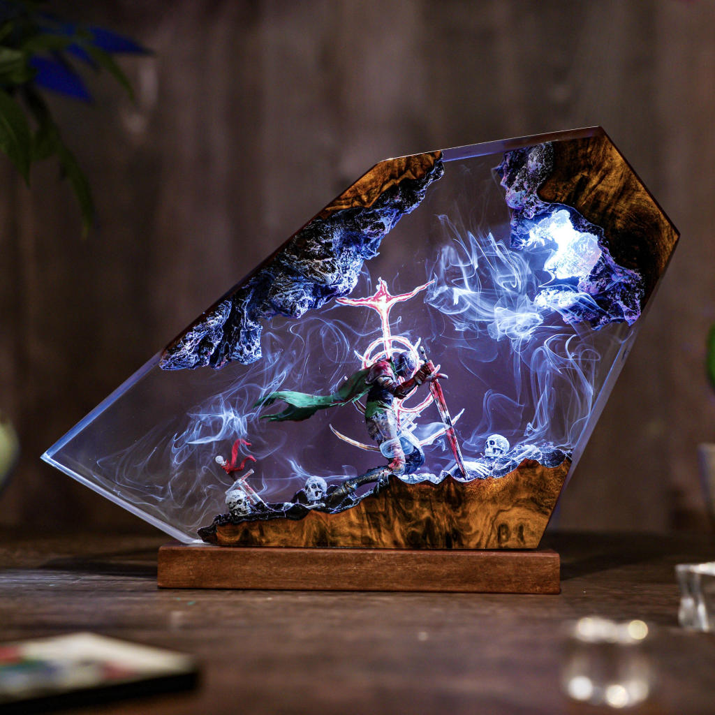 Medieval Knight Kneeling Lamp Ver 3 - Image 2
