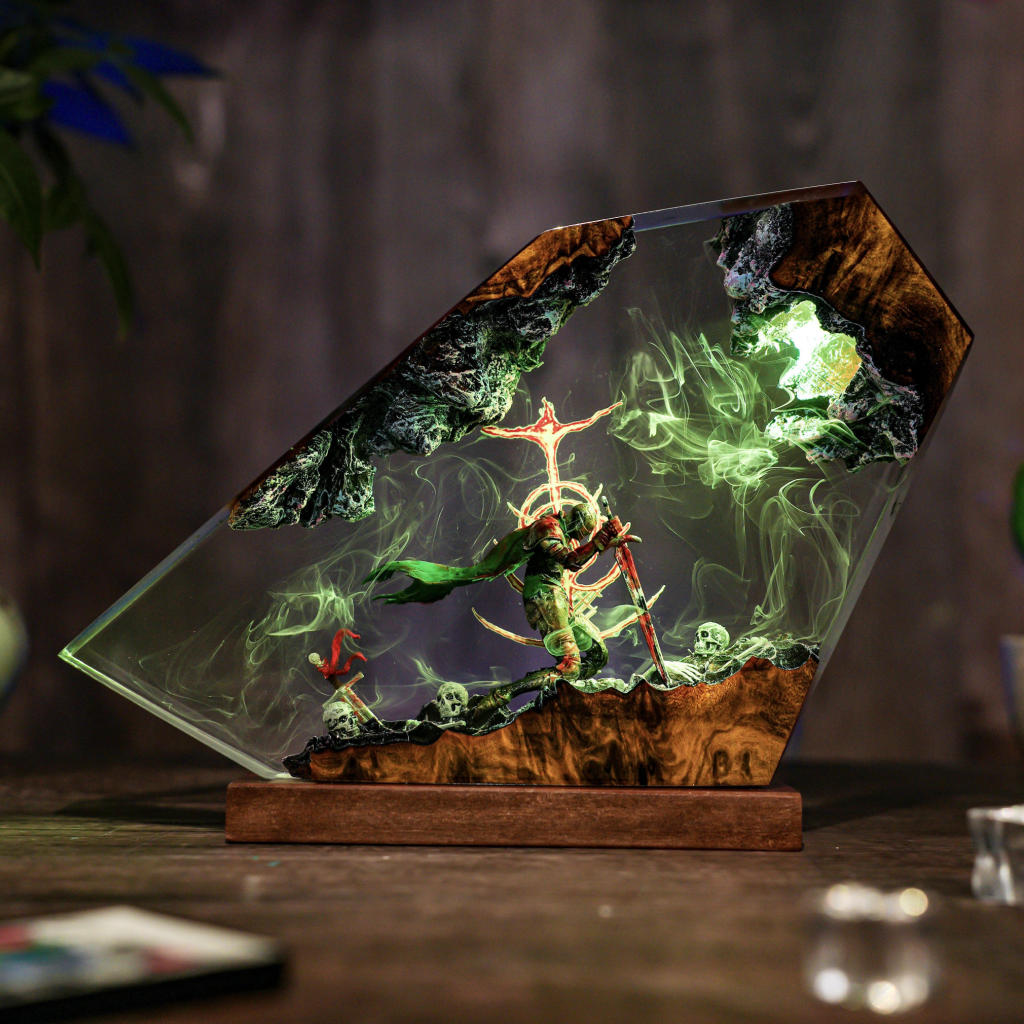 Medieval Knight Kneeling Lamp Ver 3 - Image 3