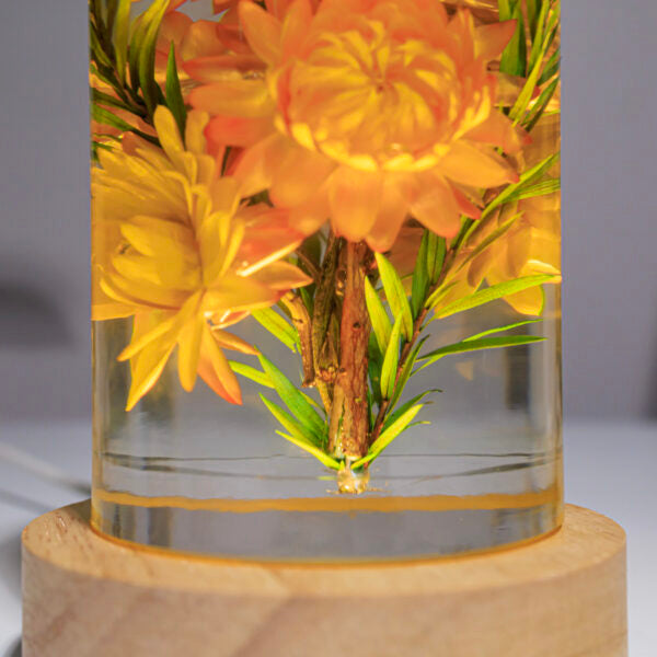 Strawflowers Epoxy lamp - Image 8