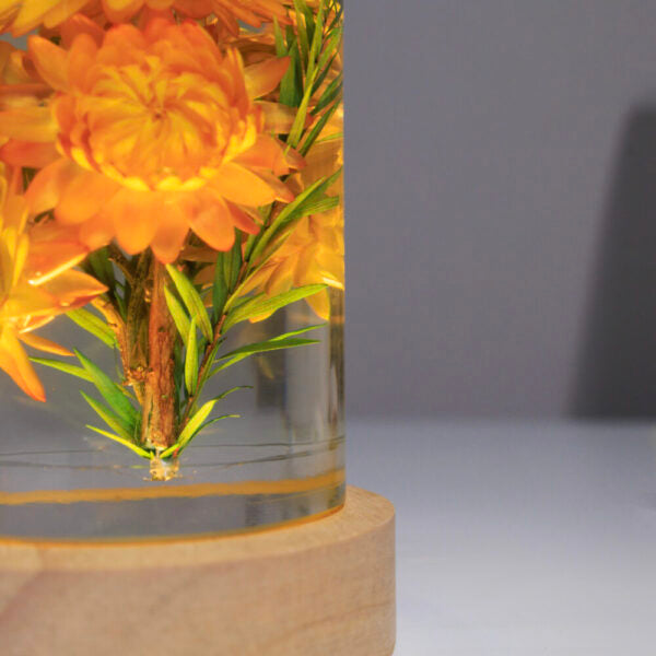 Strawflowers Epoxy lamp - Image 7