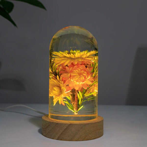 Strawflowers Epoxy lamp