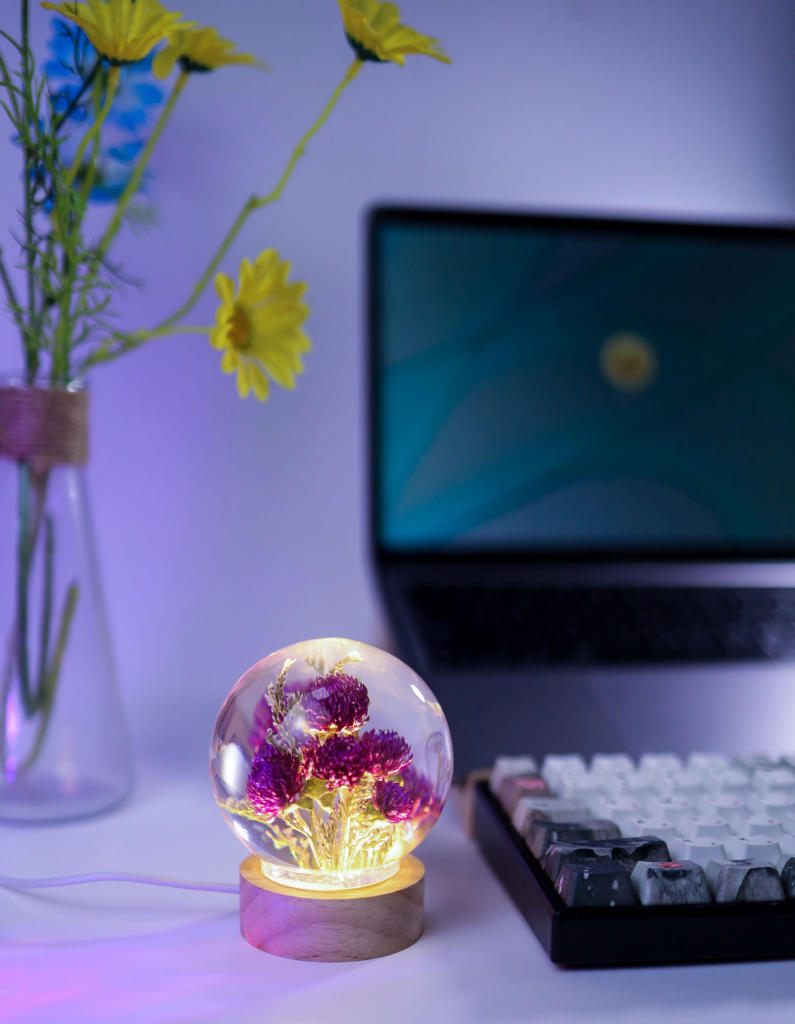 Globe Amaranth Flower Night Lamp - Image 4