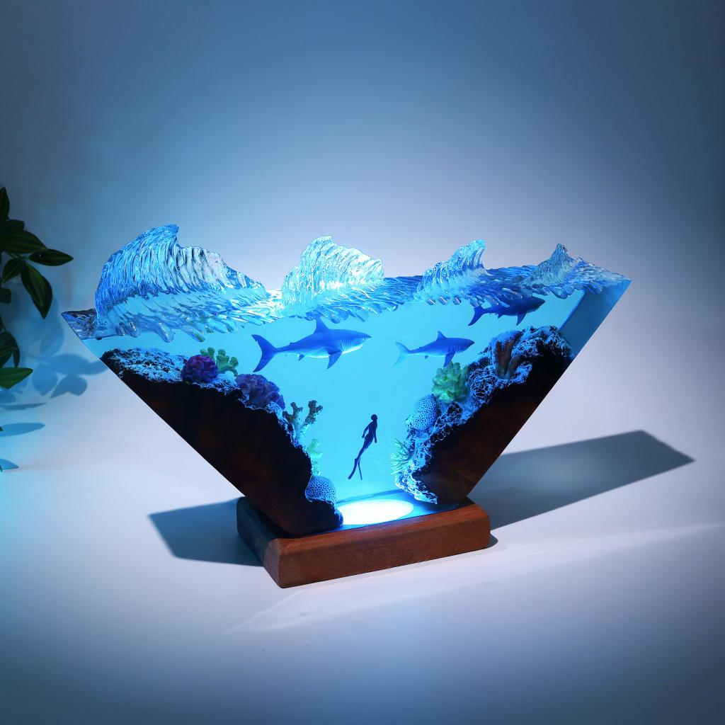 Inverted Triangle White Shark &amp; Diver Epoxy Lamp - Image 5