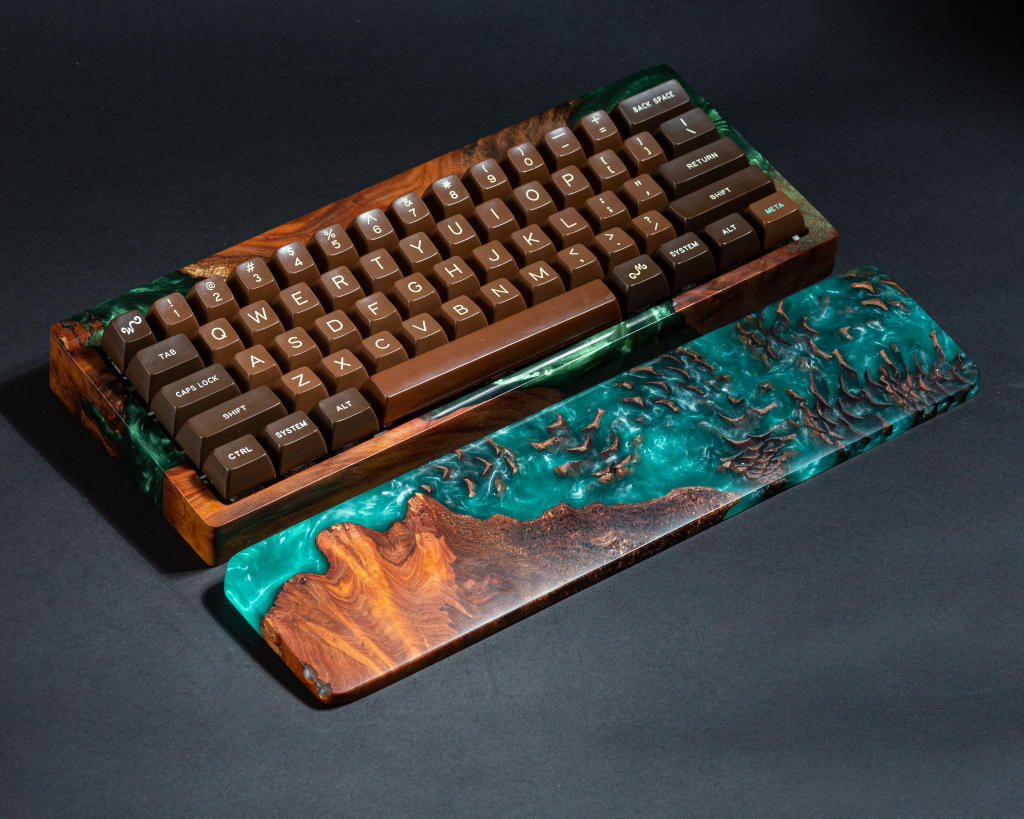 Green Resin and Wood Keyboard Case - Image 4