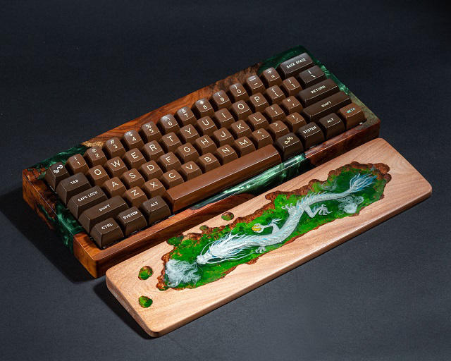 Green Resin and Wood Keyboard Case - Image 7