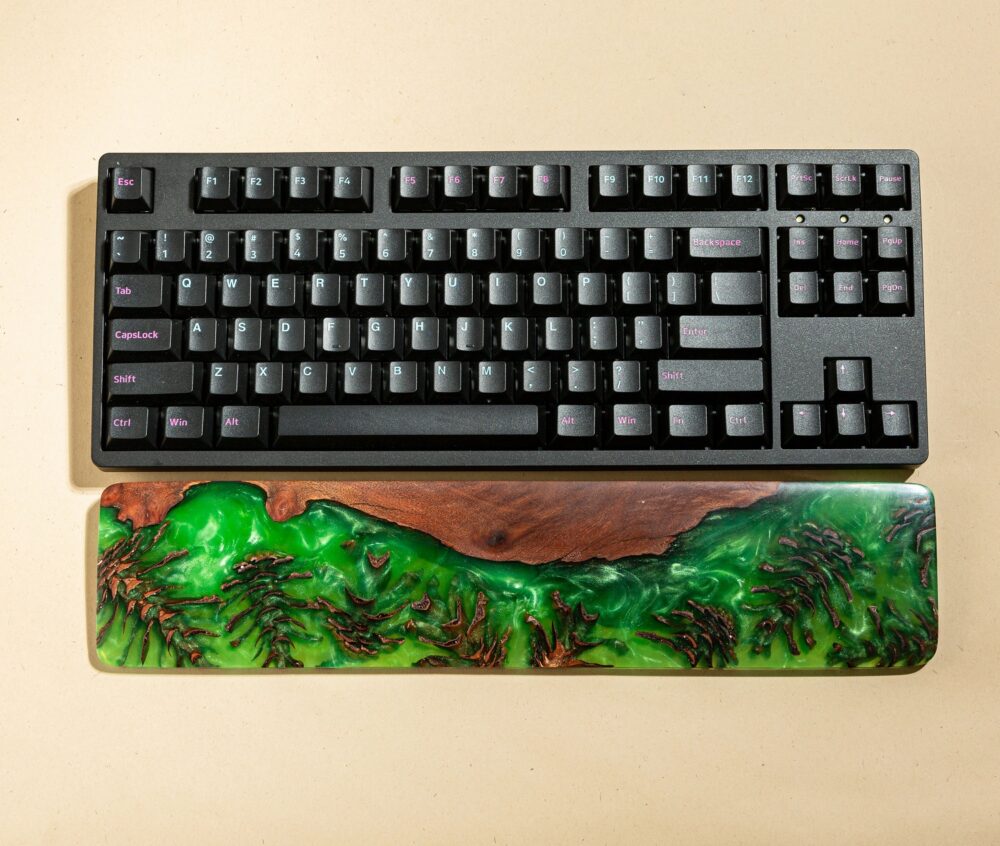Yin Yang Resin and Wood wrist rest - Image 5