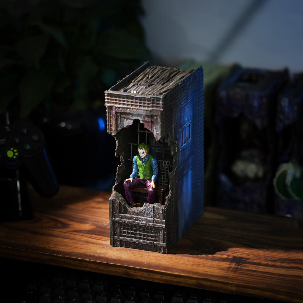 Joker Book Nook - Image 11