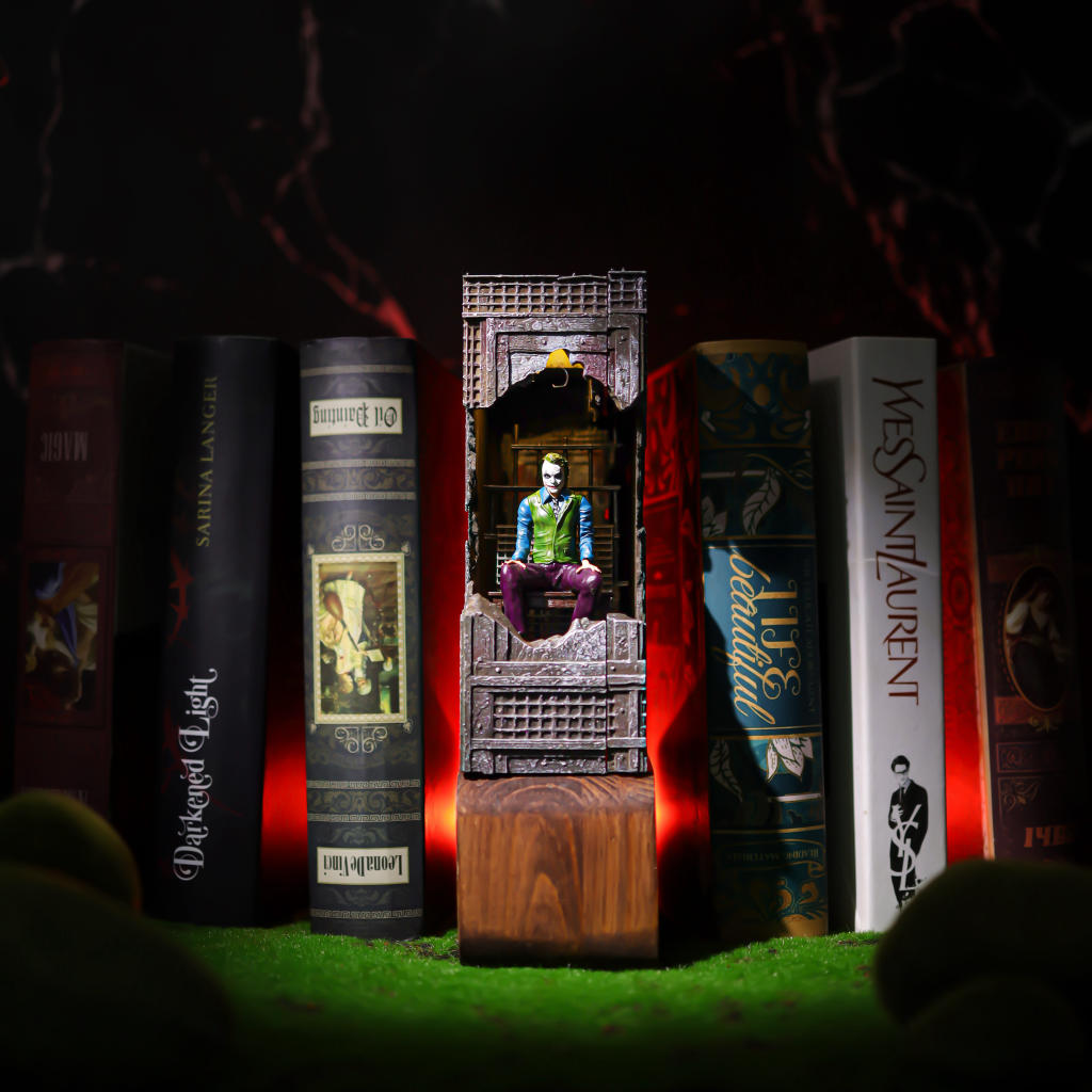 Joker Book Nook - Image 2