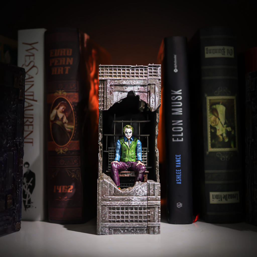Joker Book Nook - Image 5