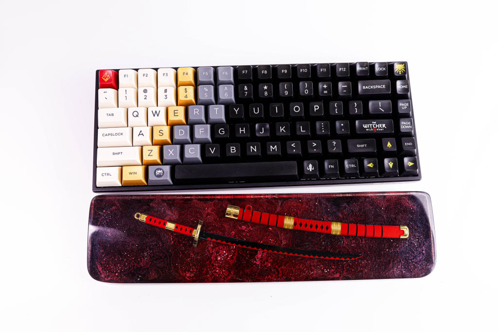 Red Katana Resin Wrist Rest - Image 9