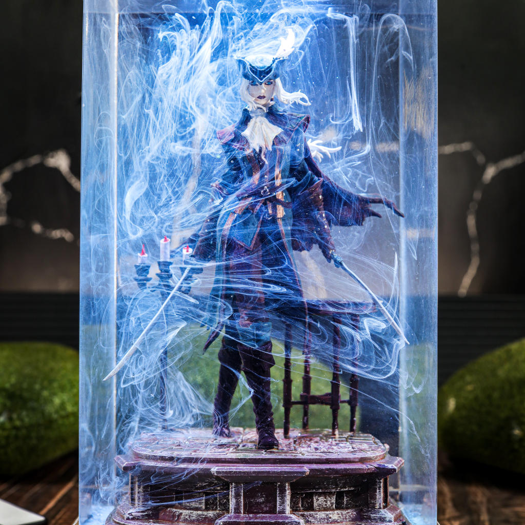 Lady Maria Bloodborne Lamp - Image 7