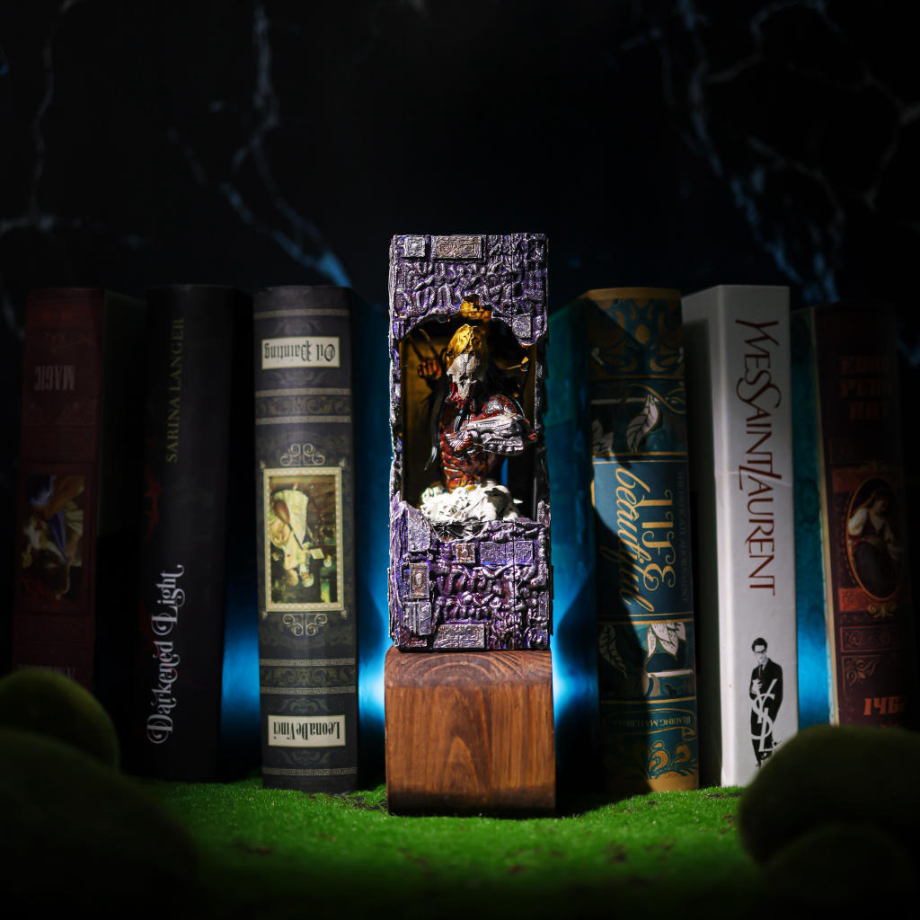 Predator Book Nook - Image 2