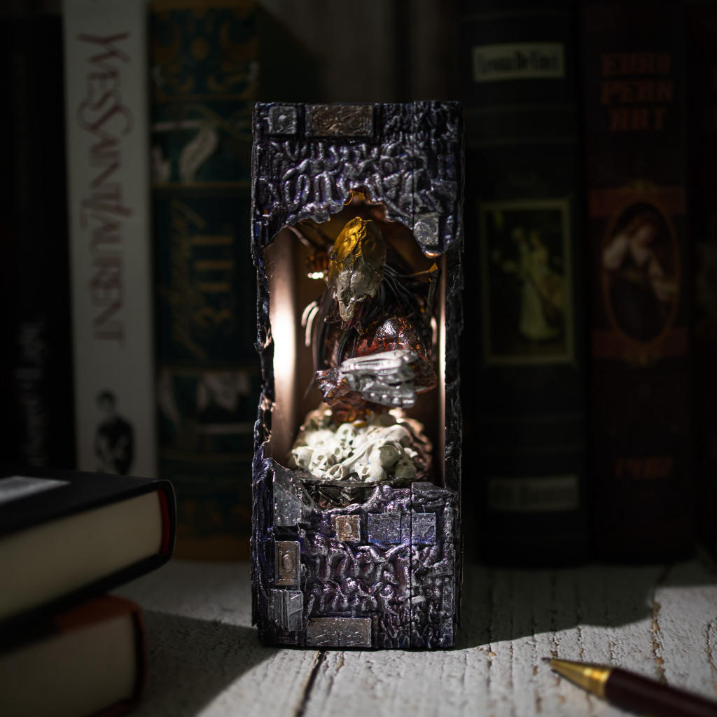 Predator Book Nook - Image 12