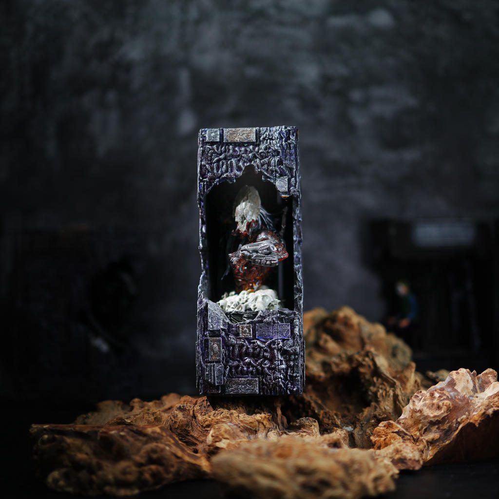 Predator Book Nook - Image 9