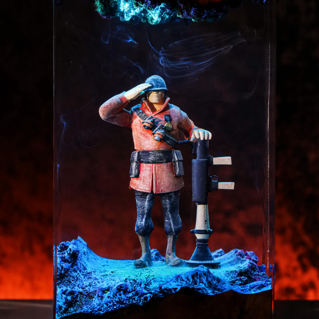 Red Soldier Team Fortress Lamp - Image 6