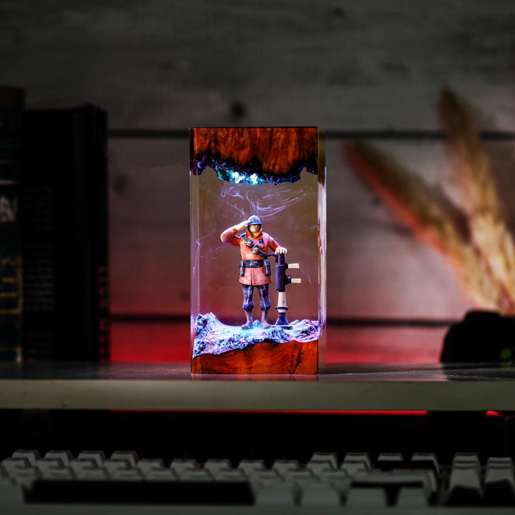 Red Soldier Team Fortress Lamp - Image 4