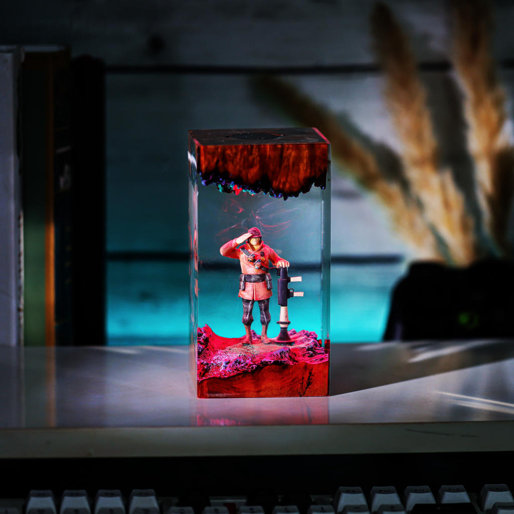 Red Soldier Team Fortress Lamp - Image 3