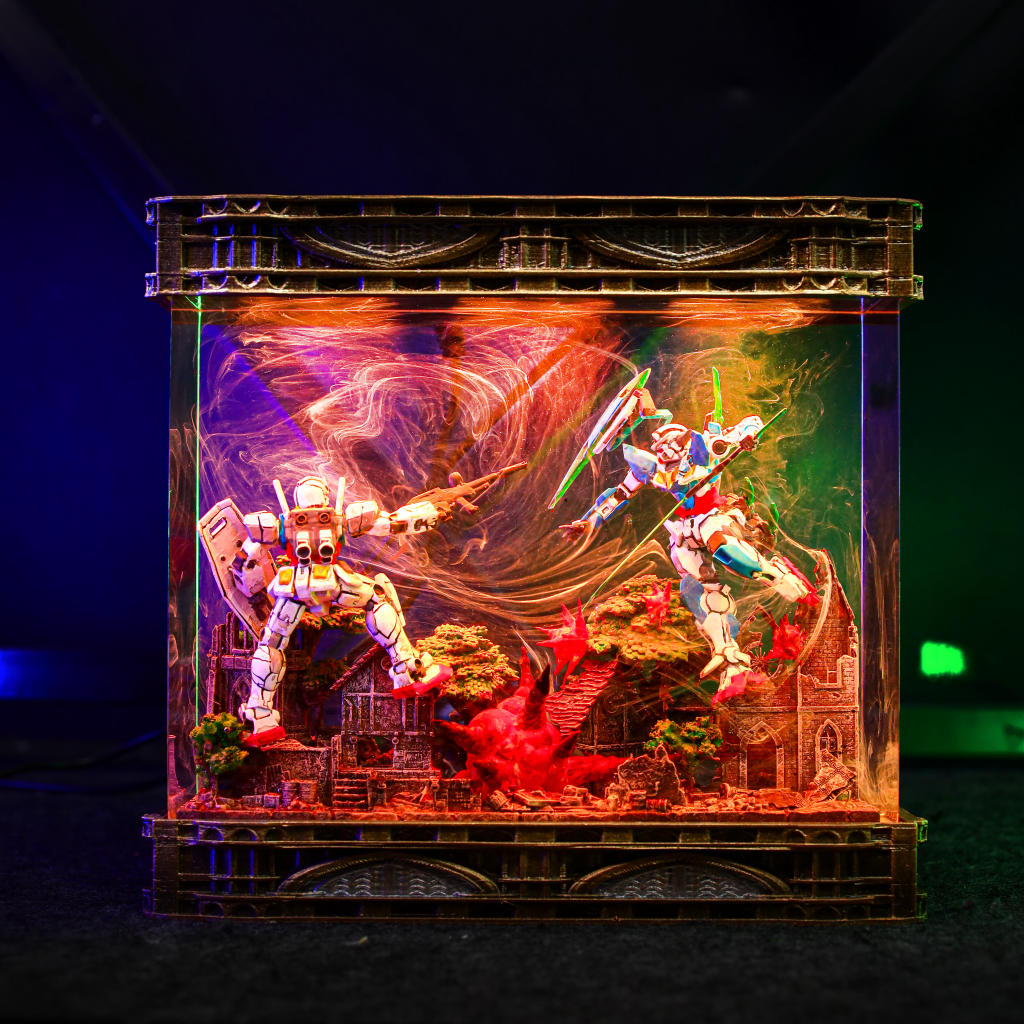 RX-78-2 Gundam Battle Diorama Lamp - Image 4
