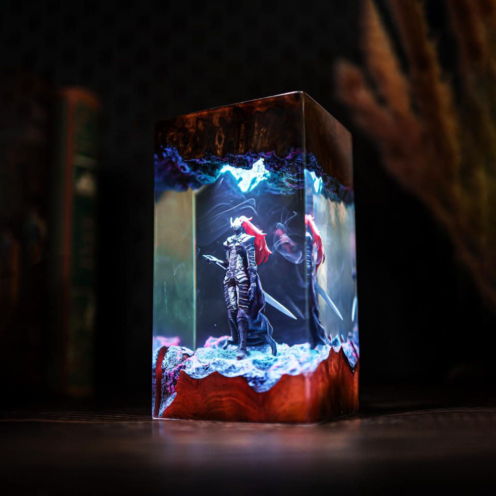 Bloodred Warrior Epoxy Resin Lamp - Image 8