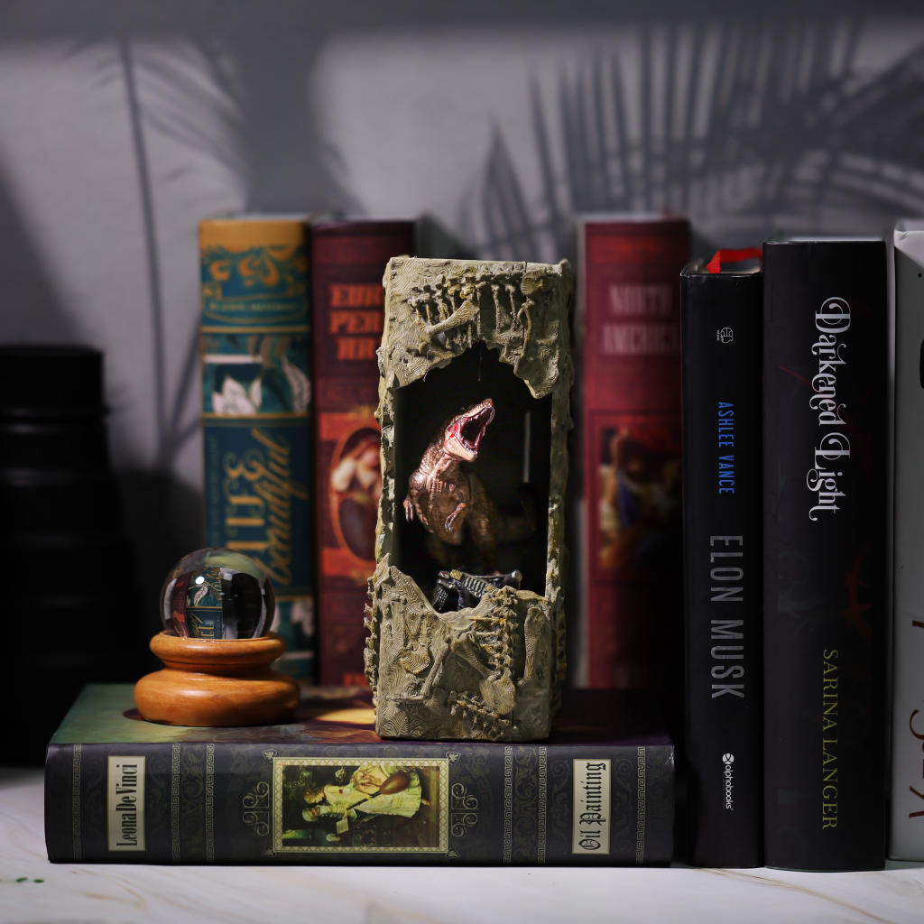 T-Rex Book Nook - Image 5