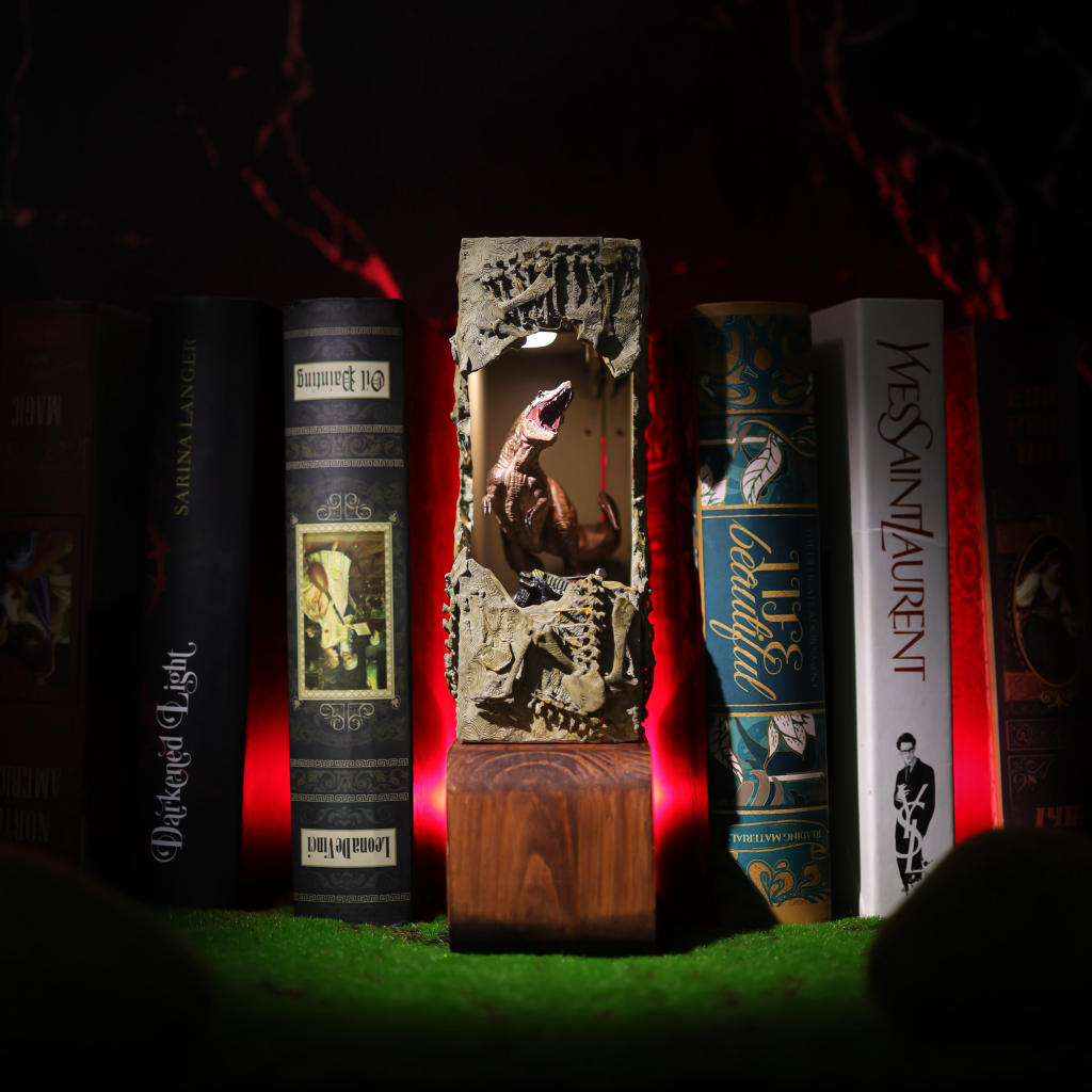 T-Rex Book Nook - Image 3